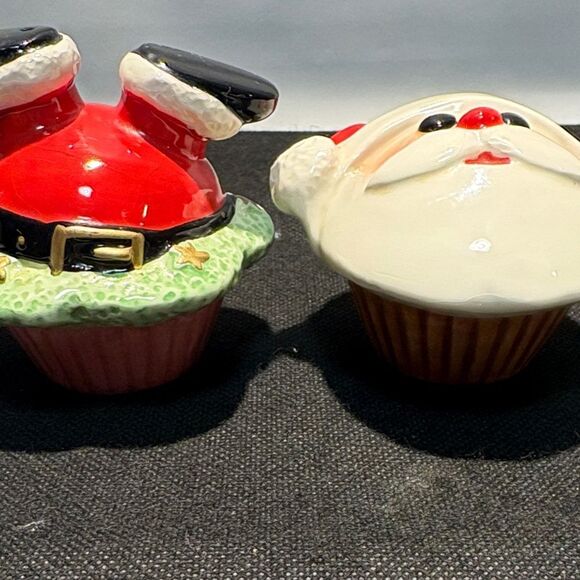 Santa Claus Salt and Pepper Shaker Set - Picture 2 of 8